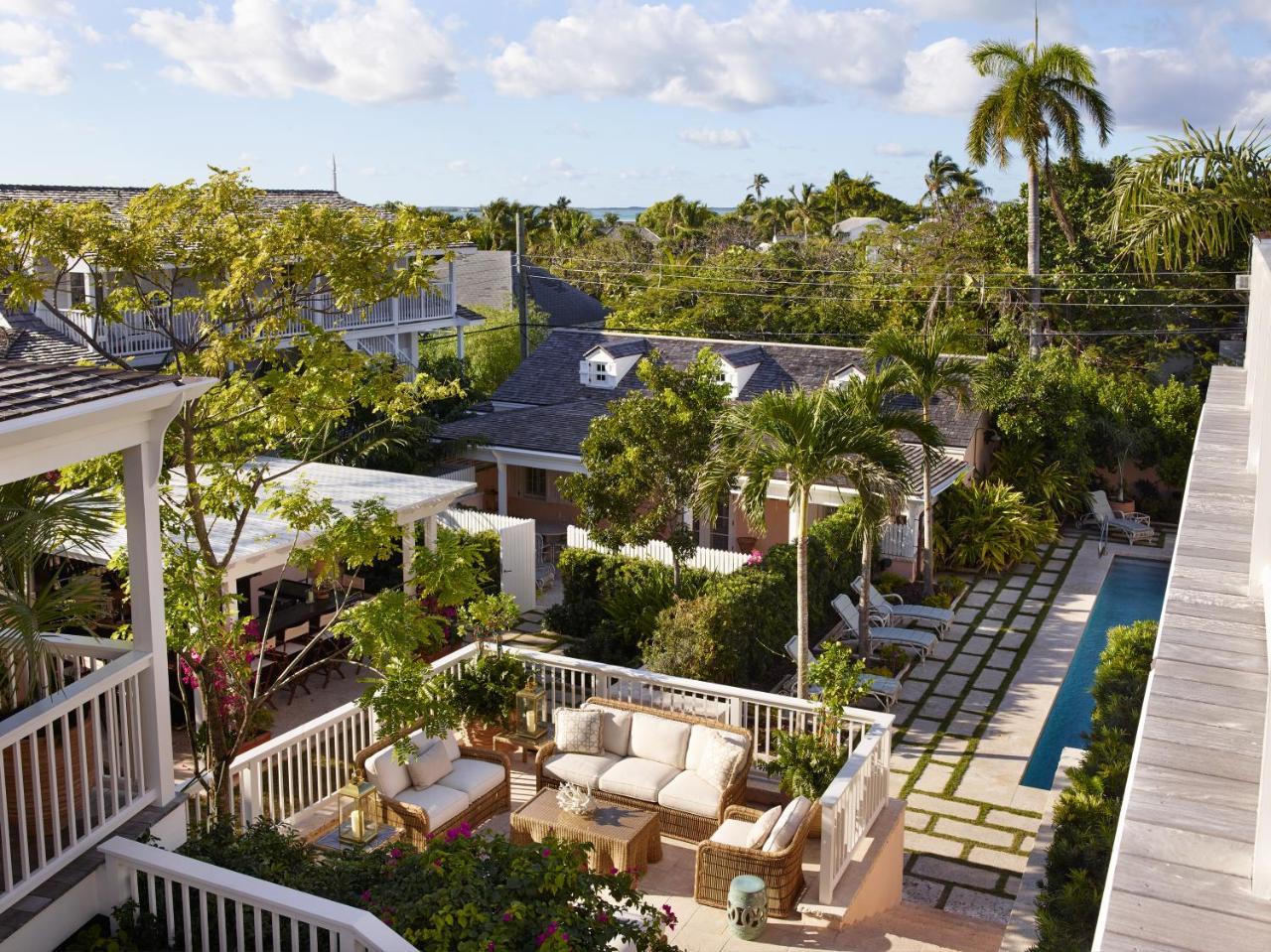 Eleven Bahama House Hotel Dunmore Town Exterior photo